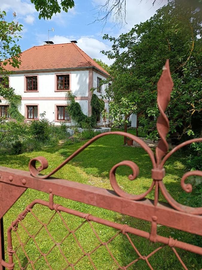 Ubytovani Pod Jilmem Zumberk Buitenkant foto